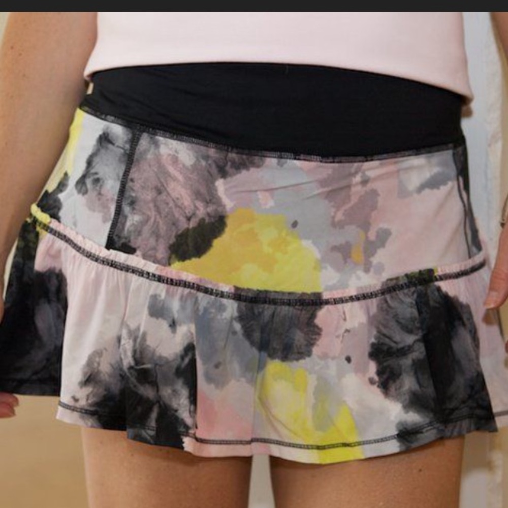 RARE Lululemon 2 Willpower Skirt Pink Clouds Ruffle Tier Skort Black Grey Yellow